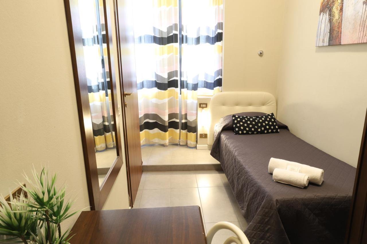 Carlo Goldoni Hotel Milan Exterior photo
