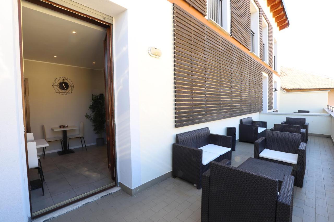 Carlo Goldoni Hotel Milan Exterior photo