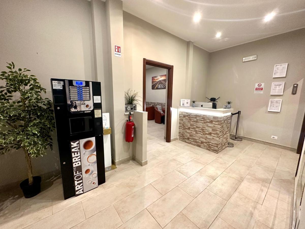 Carlo Goldoni Hotel Milan Exterior photo