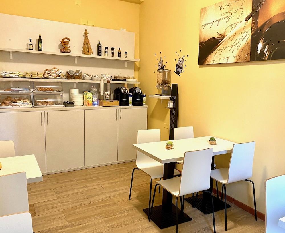 Carlo Goldoni Hotel Milan Exterior photo