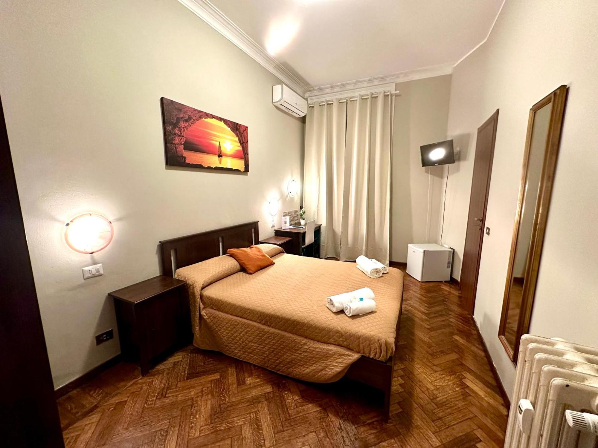 Carlo Goldoni Hotel Milan Exterior photo